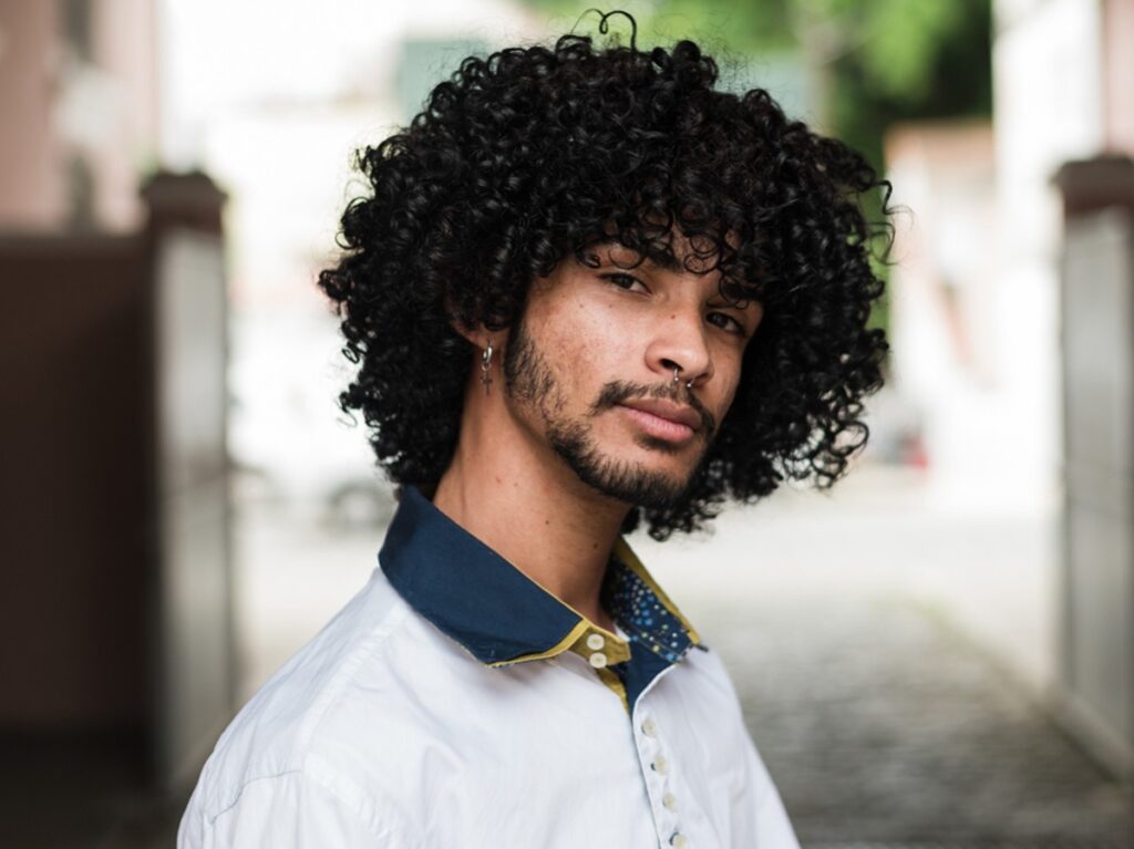 From Frizz to Fabulous: Transform Your Curly Hair with These Products for Men